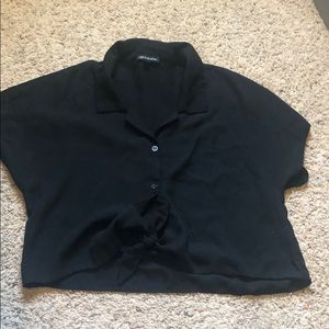 Cropped black tie front shirt